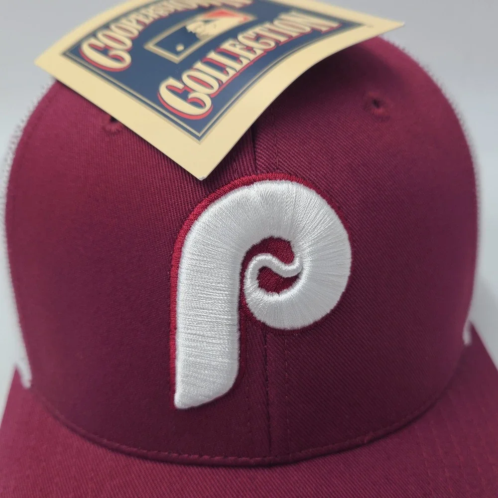 Philadelphia Phillies Hat Snapback Trucker Mesh Fan Favorite Maroon White MLB